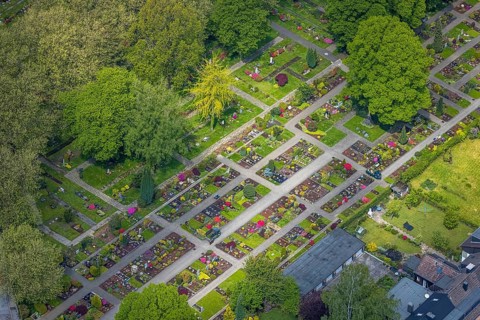 Aerial view, Protestant New Cemetery and Catholic Cemetery Friedensstraße, Leubeck, Heiligenhaus,