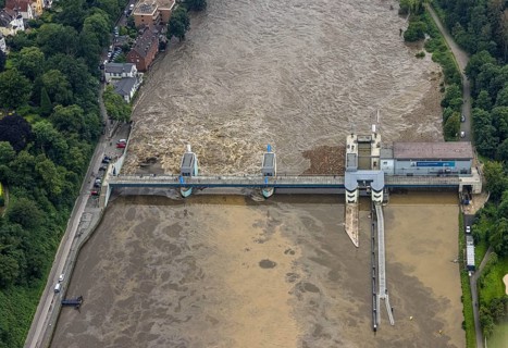 Aerial photo, Ruhr flood, flooding, Lake Baldeney weir Essen-Werden, Essen-Bredeney, Essen, Ruhr