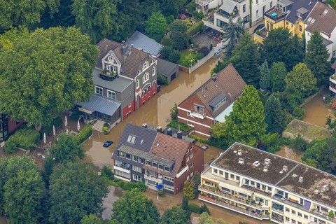 Aerial photo, Ruhr floods, floods at Laupendahler Landstraße in Essen-Werden, Werden, Essen, Ruhr