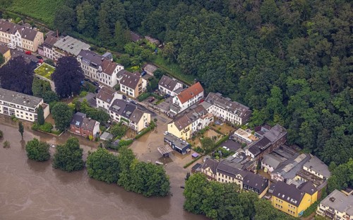 Aerial photo, Ruhr floods, floods at Laupendahler Landstraße in Essen-Werden, Werden, Essen, Ruhr