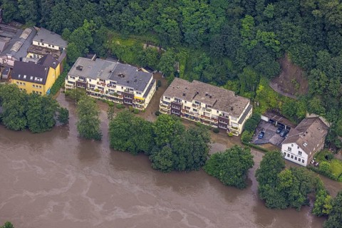 Aerial photo, Ruhr floods, floods at Laupendahler Landstraße in Essen-Werden, Werden, Essen, Ruhr
