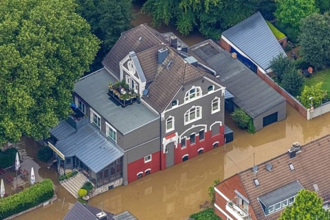Aerial photo, Ruhr floods, floods at Laupendahler Landstraße in Essen-Werden, Werden, Essen, Ruhr
