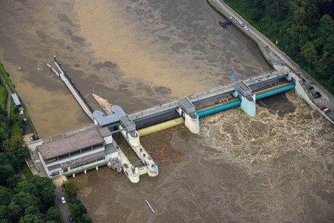 Aerial photo, Ruhr flood, flooding, Lake Baldeney weir Essen-Werden, Essen-Bredeney, Essen, Ruhr