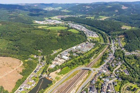Aerial view, railway tracks Am Bahnhof Finnentrop, industrial area Industriestraße, Finnentrop,