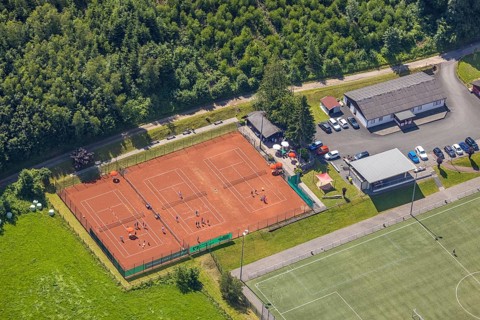 Aerial view, tennis courts with youth training, Rönkhausen, Finnentrop, Sauerland, North