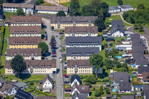 Aerial view, residential complex with apartment buildings Graf-von-Plettenberg-Straße, Bamenohl,