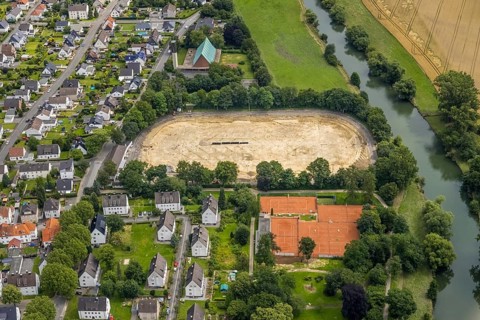 Aerial view, a week ago there was still land under water at this point - the Ruhr was flooding,