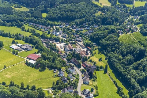 Aerial view, half-timbered house restaurant Wichtmann on Esloher Straße and view of Deutmecke,