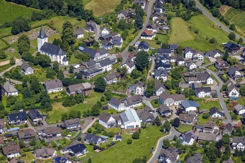 Aerial view, view of Schönholthausen, Kath. Pfarrkirche Mariä Himmelfahrt, Finnentrop, Sauerland,