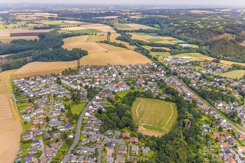 Aerial view, open space and view of Ardey with municip. Kindergarten Villa Kunterbunt in the
