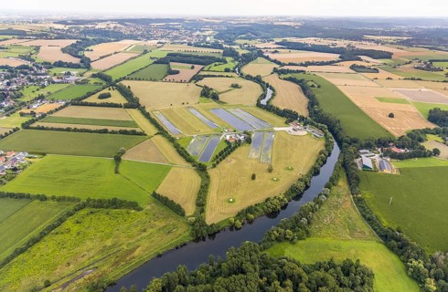 Aerial view, Hammer waterworks Warmen at the Merschstraße in the district Warmen, meadows and