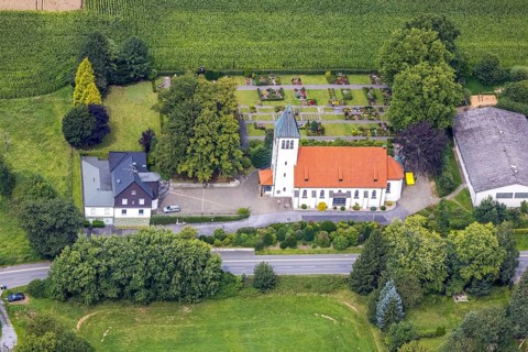 Aerial view, Christ-König-Kirche in the Frohnhausen district, Fröndenberg/Ruhr, Ruhr area, North