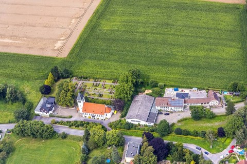Aerial view, Christ-König-Kirche in the Frohnhausen district, Fröndenberg/Ruhr, Ruhr area, North