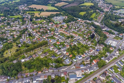 Aerial view, site view, Alter cemetery und Gesamtschule Fröndenberg, Fröndenberg/Ruhr, Ruhr area,