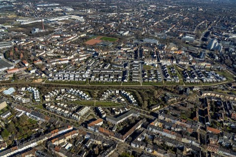 Aerial view, residential area Robert-Geritzmann-Höfe, Belia Seniorenresidenz Schalke, Rheinische