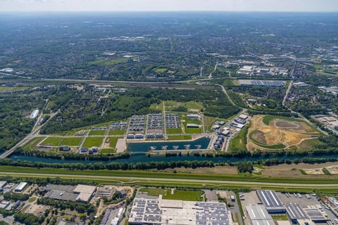 Aerial view, Graf Bismarck city quarter on the Rhine-Herne Canal, Marina Bismarck, Schalke-Nord,