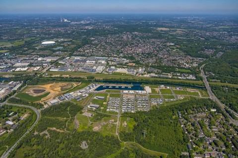 Aerial view, Graf Bismarck city quarter on the Rhine-Herne Canal, Marina Bismarck, Schalke-Nord,