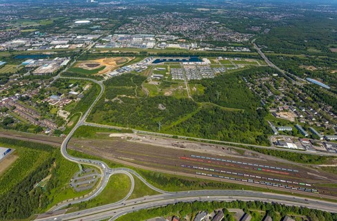 Aerial view, Graf Bismarck city quarter on the Rhine-Herne Canal, Marina Bismarck, Schalke-Nord,
