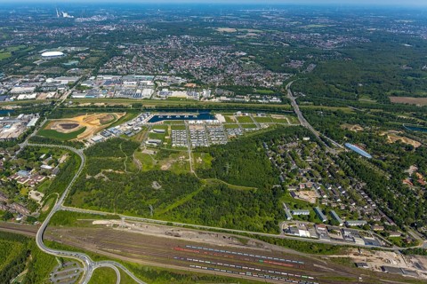 Aerial view, Graf Bismarck city quarter on the Rhine-Herne Canal, Marina Bismarck, Schalke-Nord,