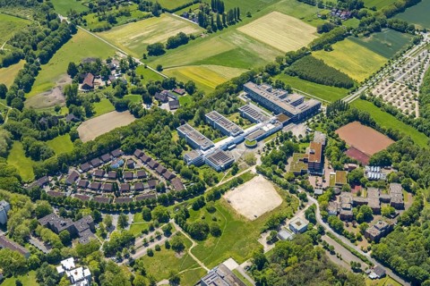 Aerial view, Westfälische Hochschule, Hans-Schwier-Berufskolleg, housing estate Angerburger Straße,
