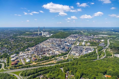 Aerial view, power plant Scholven, Ruhr Öl GmbH - BP Gelsenkirchen oil refinery, wind farm slagheap