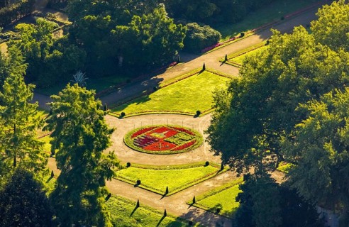 Aerial view, moated castle Schloss Berge green areas in the district Buer in Gelsenkirchen, Ruhr