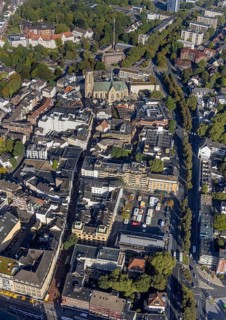 Aerial view, Hochstraße pedestrian zone and weekly market market at Springemarkt City Buer-Mitte