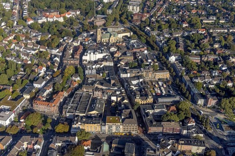 Aerial view, Hochstraße pedestrian zone and weekly market market at Springemarkt City Buer-Mitte