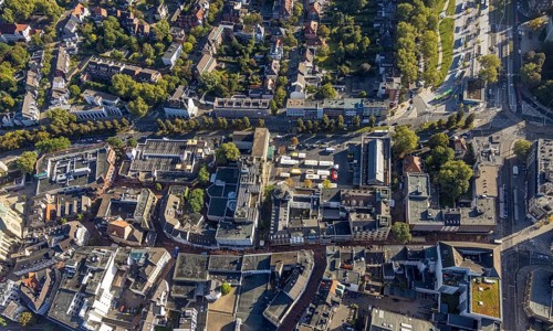 Aerial view, high street pedestrian zone City Buer-Mitte with Springemarkt and weekly market market