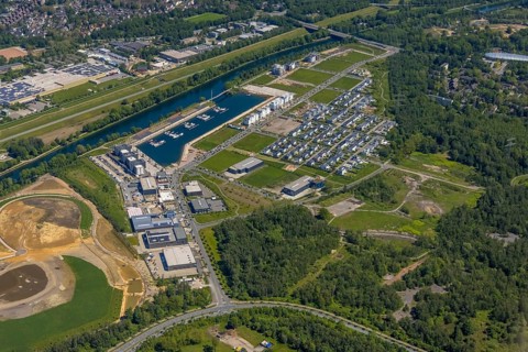 Aerial view, Graf Bismarck city quarter on the Rhine-Herne Canal, Marina Bismarck, Schalke-Nord,