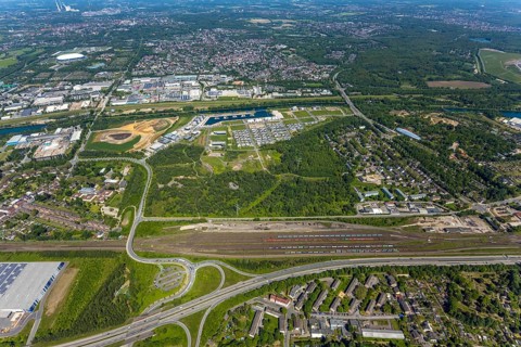 Aerial view, Graf Bismarck city quarter on the Rhine-Herne Canal, Marina Bismarck, Schalke-Nord,