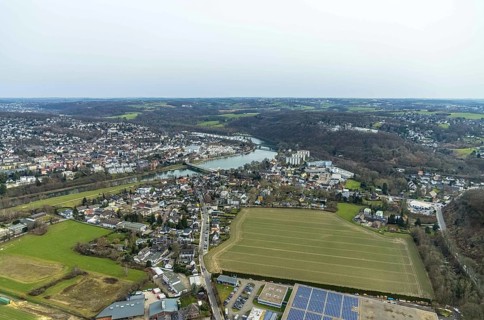 Aerial view, local view and Ruhrbogen, Landsberger Straße, river Ruhr with railway bridge, lock