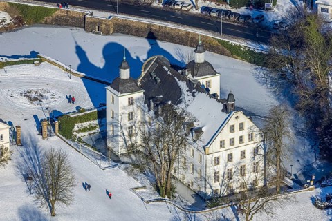 Aerial view, Borbeck Castle in winter landscape, Borbeck-Mitte, Essen, Ruhr area, North