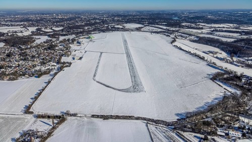 Aerial photo, Airport Essen / Mülheim in winter, Haarzopf, Essen, Ruhr area, North