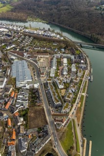 Aerial view, Ruhrbogen Kettwig, residential area at Kettwiger Ruhrbogen, river Ruhr with railway
