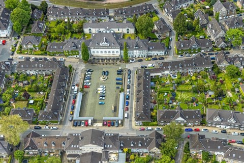 Aerial view, garden city Margarethenhöhe, Kleiner Markt, Gasthaus zur Margarethenhöhe, Mintrops