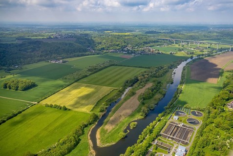 Aerial view, Untere Kettwiger Ruhraue, Mintarder Ruhrtalbrücke, river Ruhr, Kettwig, Essen, Ruhr