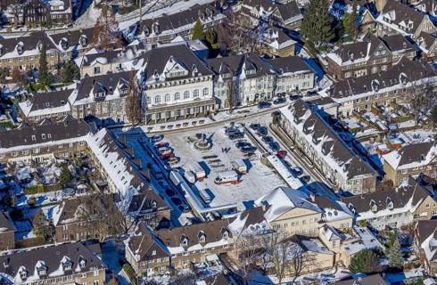 Aerial view, garden city Margarethenhöhe, Kleiner Markt, Gasthaus zur Margarethenhöhe, Essen, Ruhr
