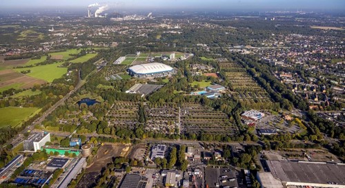 Aerial view, VELTINS-Arena Bundesliga stadium of FC Schalke 04 and Gigantmarkt Gelsenkirchen flea