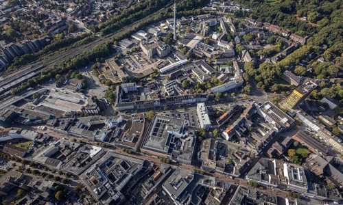 Aerial view, Bahnhofstraße pedestrian zone with Galeria Kaufhof building in the Altstadt district