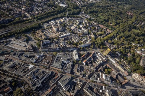 Aerial view, Bahnhofstraße pedestrian zone with Galeria Kaufhof building in the Altstadt district