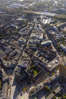 Aerial view, Bahnhofstraße pedestrian zone with Galeria Kaufhof building in the Altstadt district