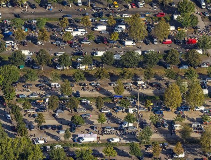 Aerial view, Gigantmarkt Gelsenkirchen flea market on the car park of the VELTINS-Arena in the