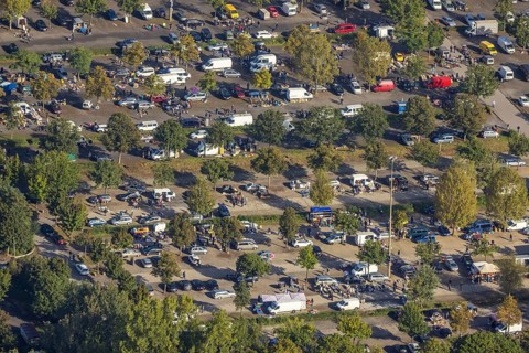 Aerial view, Gigantmarkt Gelsenkirchen flea market on the car park of the VELTINS-Arena in the