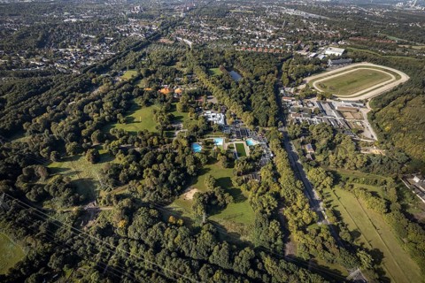 Aerial view, GelsenTrabPark trotting track and Revierpark Nienhausen in the district Feldmark in