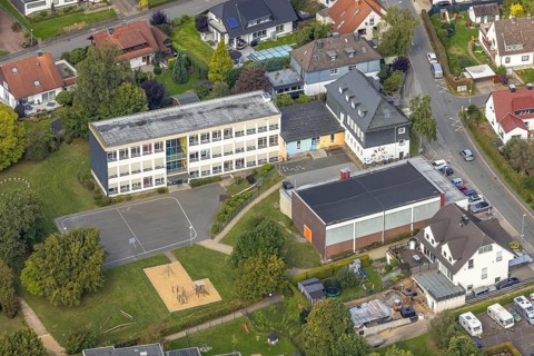 Aerial view, primary school Rüggeberg in the district Rüggeberg in Ennepetal, Ruhr area, North