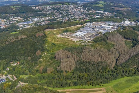 Aerial view, commercial area Jacobstraße with Siegfried Jacob Metallwerke and landfill in the