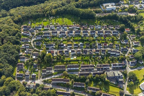 Aerial view, residential area Wilhelmshöhe Leibnizstraße and secondary school Friedenshöhe in the