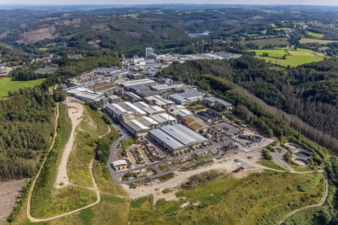 Aerial view, commercial area Jacobstraße with Siegfried Jacob Metallwerke and landfill in the
