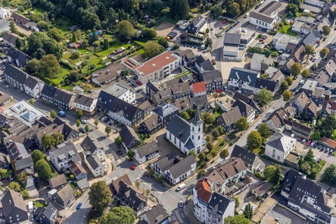 Aerial view, town centre with the protestant Johanneskirche and the new building Haus an der Kirche